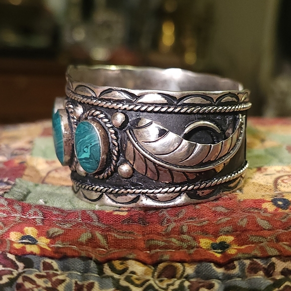 Vintage Navajo Sterling Silver Cuff - Picture 2 of 9